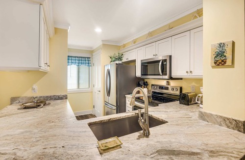 Folly Beach House | First-floor villa w/magnificent river view & community pool/dock/tennis courts