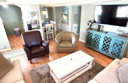 Cedar Point House | Fisherman's Paradise / Sleeps 9 / Waterfront