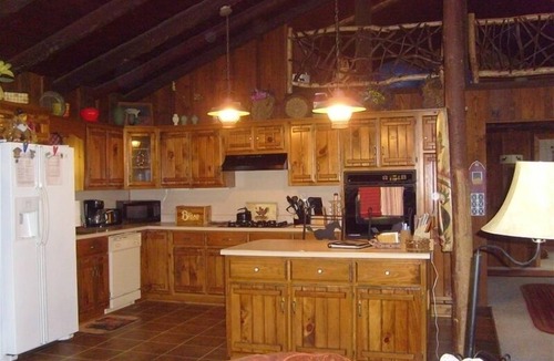 Hayesville House | Fishermans Retreat Adirondack Chalet Log/4 Bd/Pool Table/Partial handicap access