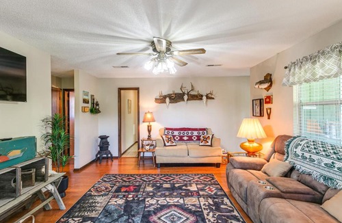 Brookfield House | Fishing Pond & Screened Deck 'Mourning Dove Lodge'