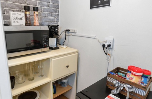 Watertown Apartment | FL Springs King Hideaway, Jacuzzi Tub
