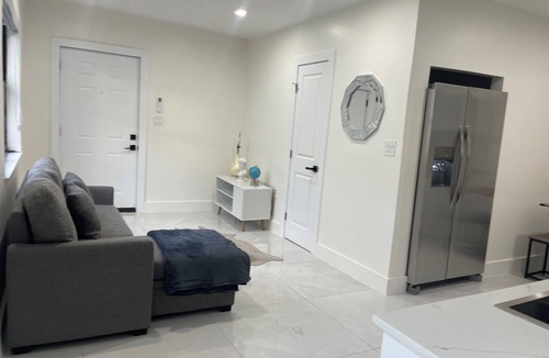 Flamingo Parks House | Flamingo Park Estate! Sleeps 16! FIFA WORLD CUP!