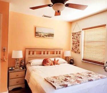 Meadowlawn House | Florida Escape! 3 bedroom home with outside shower