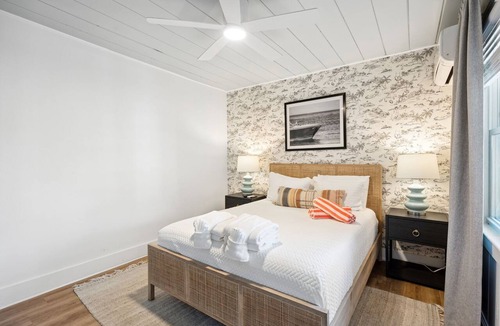Folly Beach Hotel | Folliday Inn- The Overnighter- Room 25