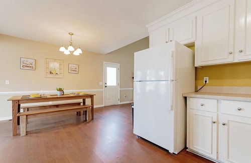 Hopkins House | Fort Jackson Stay at the Breeze on Inn