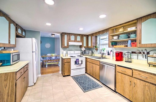 Lakewood Park House | Fort Pierce Retreat with Private Pool and Kayak!