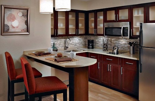 Florence Apartment | Free Breakfast + Outdoor Pool | Near Florence Center + McLeod Regional Medical Center