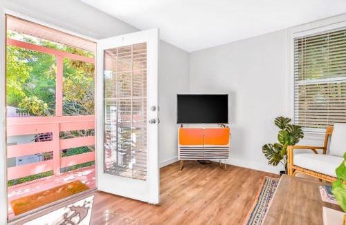 Anna Maria House | Freshly Remodeled Island Suite w Pool & Pet Friendly