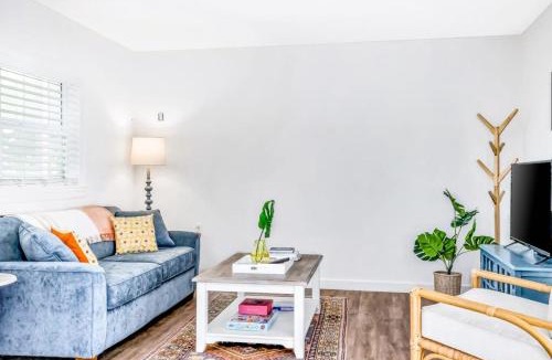 Anna Maria Apartment | Freshly Remodeled Island Suite w Pool & Pet Friendly