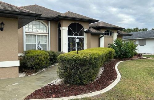 Port Charlotte House | Freshwater Canal Pool Home