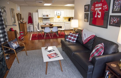 Arnoldsville Apartment | Full apartment w/kitchen, living room, w/d just outside of Athens GA, sleeps 6+