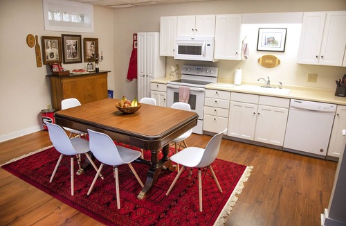 Arnoldsville Apartment | Full apartment w/kitchen, living room, w/d just outside of Athens GA, sleeps 6+