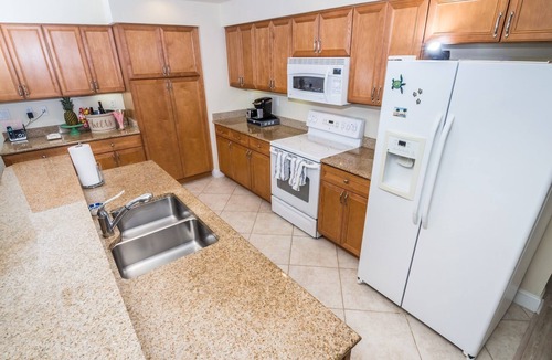 O'byrne Condo | Fully furnished and beautifully appointed 2,500 sq ft immaculate Beach Condo