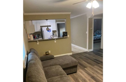 Fayetteville House | Fully Remodeled Cozy & Warm Home