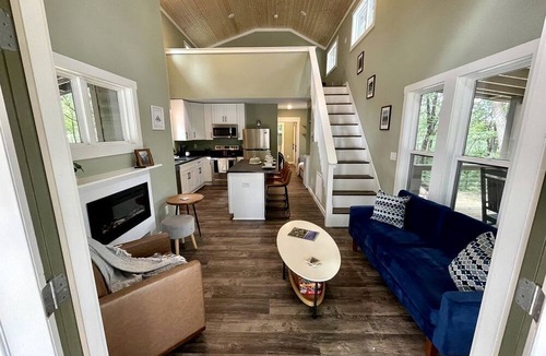 Monteagle Cabin | Fully Stocked Cabin Nestled Among the Trees in Tennessee