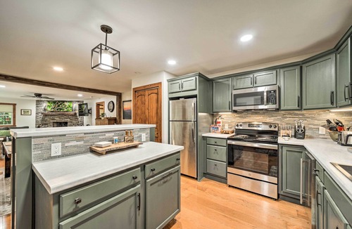 Highlands House | Fun Pet-Friendly Highlands Retreat w/Fenced Yard!