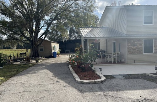 Dover House | Fun Spacious Country Living