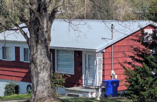Harriman House | Furnished Rental near Oakridge in Historic Downtown Harriman
