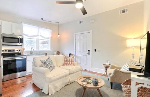 Beach Institute Apartment | Gallery Stays - Parkside Estate