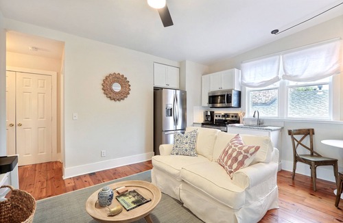 Beach Institute Apartment | Gallery Stays - Parkside Loft