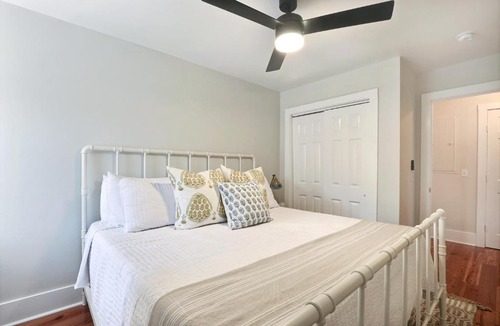 Beach Institute Apartment | Gallery Stays - Parkside Loft