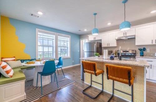 Evans House | Game-Filled Escape w Golf