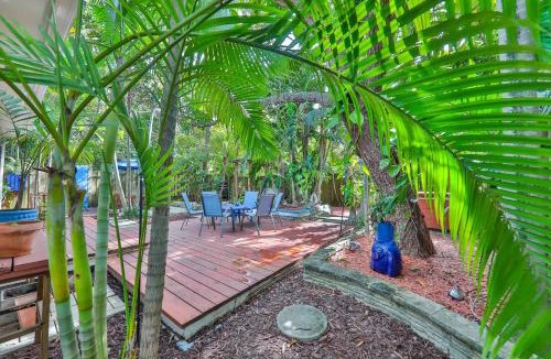 Parkside House | Garden botanical Villa with jacuzzi