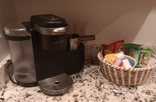 Metropolitan Cottage | Garden House in Historic Savannah, walk to dining, music, shops - 30 day minimum