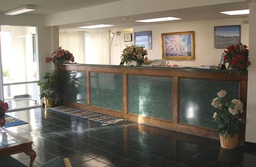 Metter Hotel | Garden Inn & Suites - Metter