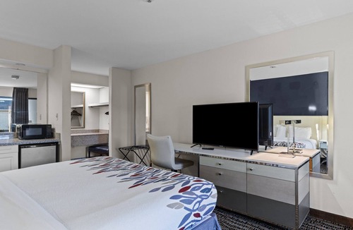 Morehead City Hotel | Garnet Inn & Suites, Morehead City near Atlantic Beach