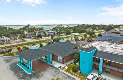 Morehead City Hotel | Garnet Inn & Suites, Morehead City near Atlantic Beach