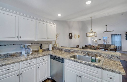 Statesboro House | GATA Suite - Quiet neighborhood, 10 minutes to GSU