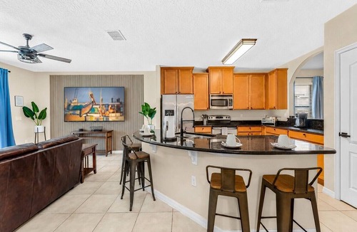 Thousand Oaks House | Gated 5BR Villa · Heated Pool, Hot Tub & Game Room · 20 Min to Disney!