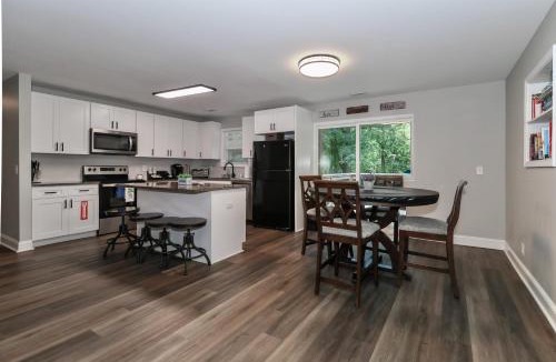 Norwood House | Gateway to Lake Tillery Retreat