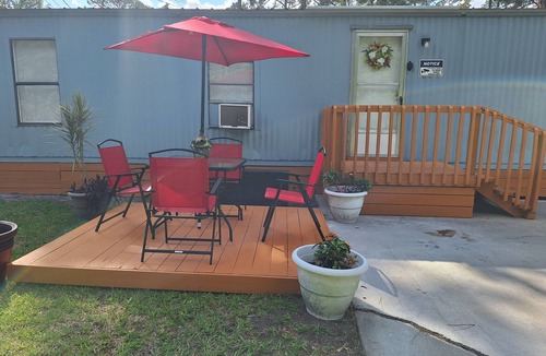 Hinesville House | Gather Away mobile home in charming Hinesville with WiFi, AC