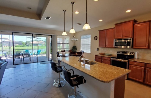 Laurel House | GEORGEOUS HOME ONLY 3MILES AWAY FROM NOKOMIS BEACH