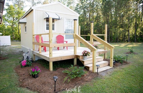 Swansboro Cottage | “Glamping” cute tiny cottage with huge outside area to hang out by the fire pit