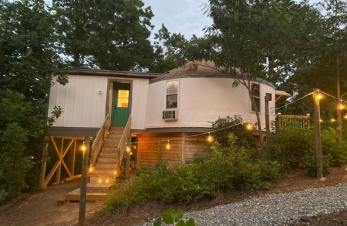 Mill Spring Apartment | Glamping Yurt + Luxury Bath at Serenity Ridge