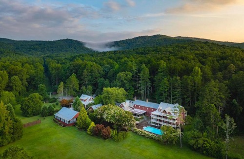 Clarkesville Hotel | Glen-Ella Springs Hotel & Restaurant