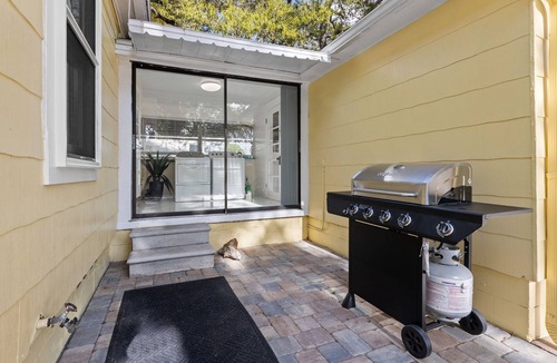 St. Petersburg House | Golfing, Beaches, and Downtown St. Pete., all within 10 minutes away.