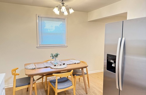 Petersburg House | Gorgeous 3-bedroom house with AC in charming Petersburg