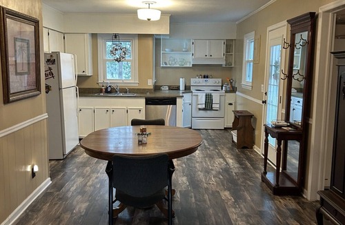 Saluda House | Gorgeous 3-bedroom house in charming Saluda County! Short drive to the Masters!