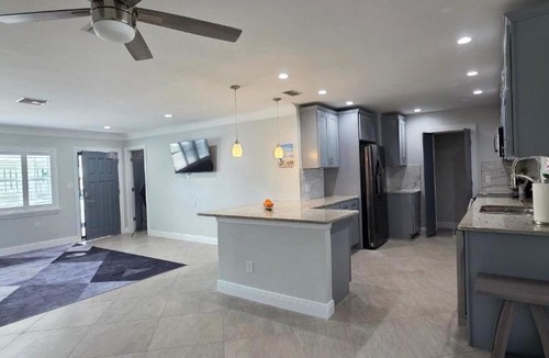 Shore Acres House | Gorgeous 3 BR, 3 bathrooms home on Snell Isle, boating areas