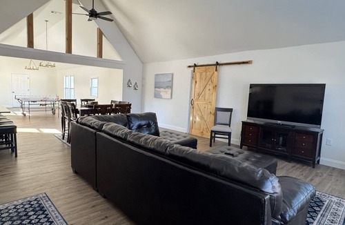 Martinez House | Gorgeous 5 bedroom Master's home
