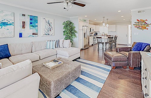 North Litchfield Beach Condo | Gorgeous, Minutes to Beach, Updated Retreat 414