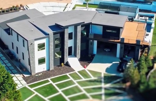 North Decatur House | Gorgeous Modern Compound w/private resort backyard & full outdoor kitchen