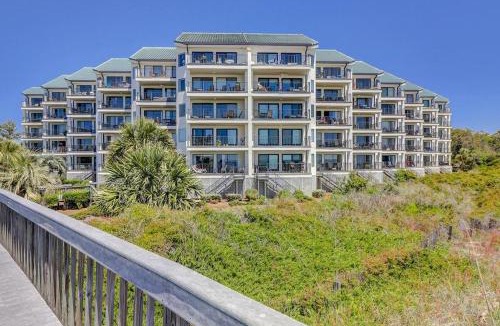 Folly Field House | Gorgeous Ocean Views King 2 Queens close to ocean Bikes & Beach Gear Included