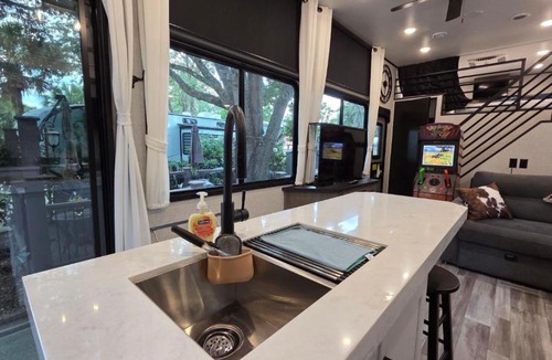 River Ranch Apartment | Gorgeous RV Rental River Ranch! 146
