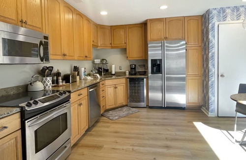 Beach Lagoon Villa | Gorgeously updated & spacious 3-Bdrm Villa w/private balcony & beach access