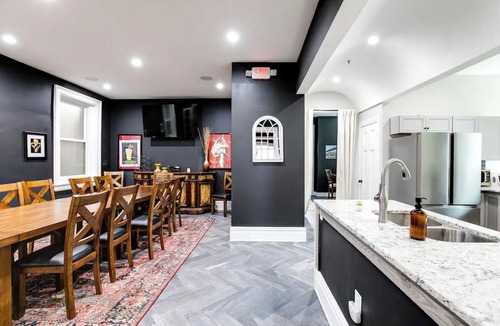 Fan District House | Grand Retreat with VMFA Views + Large Groups